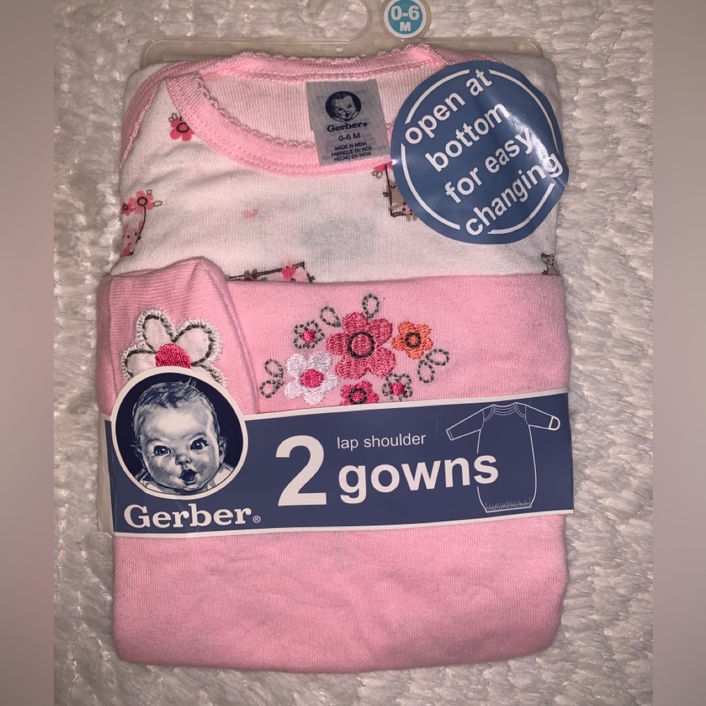 GERBER BABY GOWNS